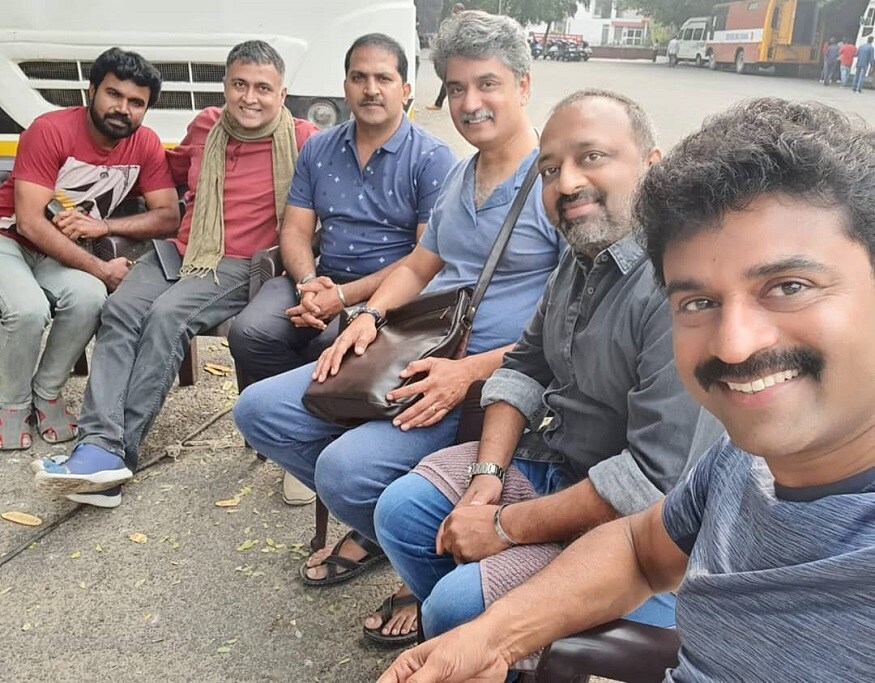 மேலும் இந்தப் படத்தில் மலையாள நடிகர் ஆண்டனி வர்கீஸ், சாந்தனு, ஸ்ரீமன், சஞ்சீவ், ஸ்ரீநாத், விஜே ரம்யா, உள்ளிட்டோரும் முக்கிய கதாபாத்திரங்களில் நடிக்கின்றனர். மேலும் இந்தப் படத்தில் மலையாள நடிகர் ஆண்டனி வர்கீஸ், சாந்தனு, ஸ்ரீமன், சஞ்சீவ், ஸ்ரீநாத், விஜே ரம்யா, உள்ளிட்டோரும் முக்கிய கதாபாத்திரங்களில் நடிக்கின்றனர்.