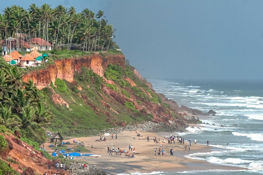 வர்களா : வர்களா பீச்சிற்கு பெயர்போன இடம். குறிப்பாக பீச், தண்ணீர் விளையாட்டுகளை விரும்பக் கூடியவர்களுக்கு வர்களா சிறந்த இடம். வர்களா : வர்களா பீச்சிற்கு பெயர்போன இடம். குறிப்பாக பீச், தண்ணீர் விளையாட்டுகளை விரும்பக் கூடியவர்களுக்கு வர்களா சிறந்த இடம்.