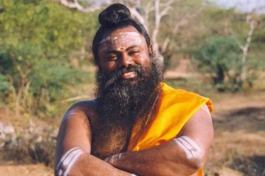 சுவாமி பிரேமானந்தா : இலங்கையில் நடந்த உள்நாட்டு போர் காரணமாக தனது ஆதராவளர்களுடன் இந்தியாவில் தஞ்சமடைந்தவர். 1994ம் ஆண்டு சிறுமி ஒருவர் பாலியல் பலாத்காரம் செய்து கர்ப்பமாக்கினார் என புகார் கொடுத்தார். இந்த புகாரில் 1997ம் ஆண்டு தண்டனை பெற்றார். சுவாமி பிரேமானந்தா : இலங்கையில் நடந்த உள்நாட்டு போர் காரணமாக தனது ஆதராவளர்களுடன் இந்தியாவில் தஞ்சமடைந்தவர். 1994ம் ஆண்டு சிறுமி ஒருவர் பாலியல் பலாத்காரம் செய்து கர்ப்பமாக்கினார் என புகார் கொடுத்தார். இந்த புகாரில் 1997ம் ஆண்டு தண்டனை பெற்றார்.