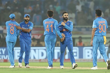 ரோஹித் உள்ளே... தவான் வெளியே...? இன்று இறுதி ஒருநாள் போட்டி ரோஹித் உள்ளே... தவான் வெளியே...? இன்று இறுதி ஒருநாள் போட்டி