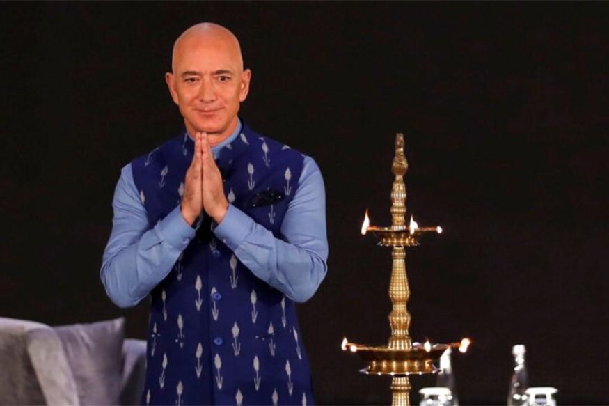 அமேசான் நிறுவனத்தின் சி.இ.ஓ பட்டியலில் முதலிடத்தில் உள்ளார். அவரது நிகர சொத்து மதிப்பு 158.9 பில்லியன் அமெரிக்க டாலர் ஆகும் அமேசான் நிறுவனத்தின் சி.இ.ஓ பட்டியலில் முதலிடத்தில் உள்ளார். அவரது நிகர சொத்து மதிப்பு 158.9 பில்லியன் அமெரிக்க டாலர் ஆகும்