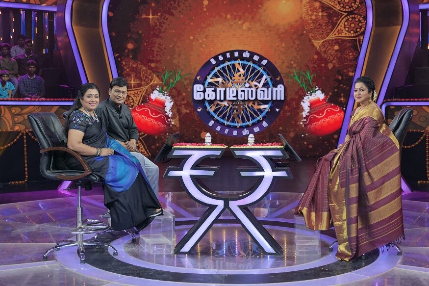 மேலும், வருகின்ற 17-ம் தேதி கோடீஸ்வரி நிகழ்ச்சியில் ராதிகாவுடன் நடிகரும் இயக்குனருமான பாக்யராஜ் மற்றும் அவரது மனைவி நடிகை பூர்ணிமா பங்கேற்கிறார்கள். மேலும், வருகின்ற 17-ம் தேதி கோடீஸ்வரி நிகழ்ச்சியில் ராதிகாவுடன் நடிகரும் இயக்குனருமான பாக்யராஜ் மற்றும் அவரது மனைவி நடிகை பூர்ணிமா பங்கேற்கிறார்கள்.