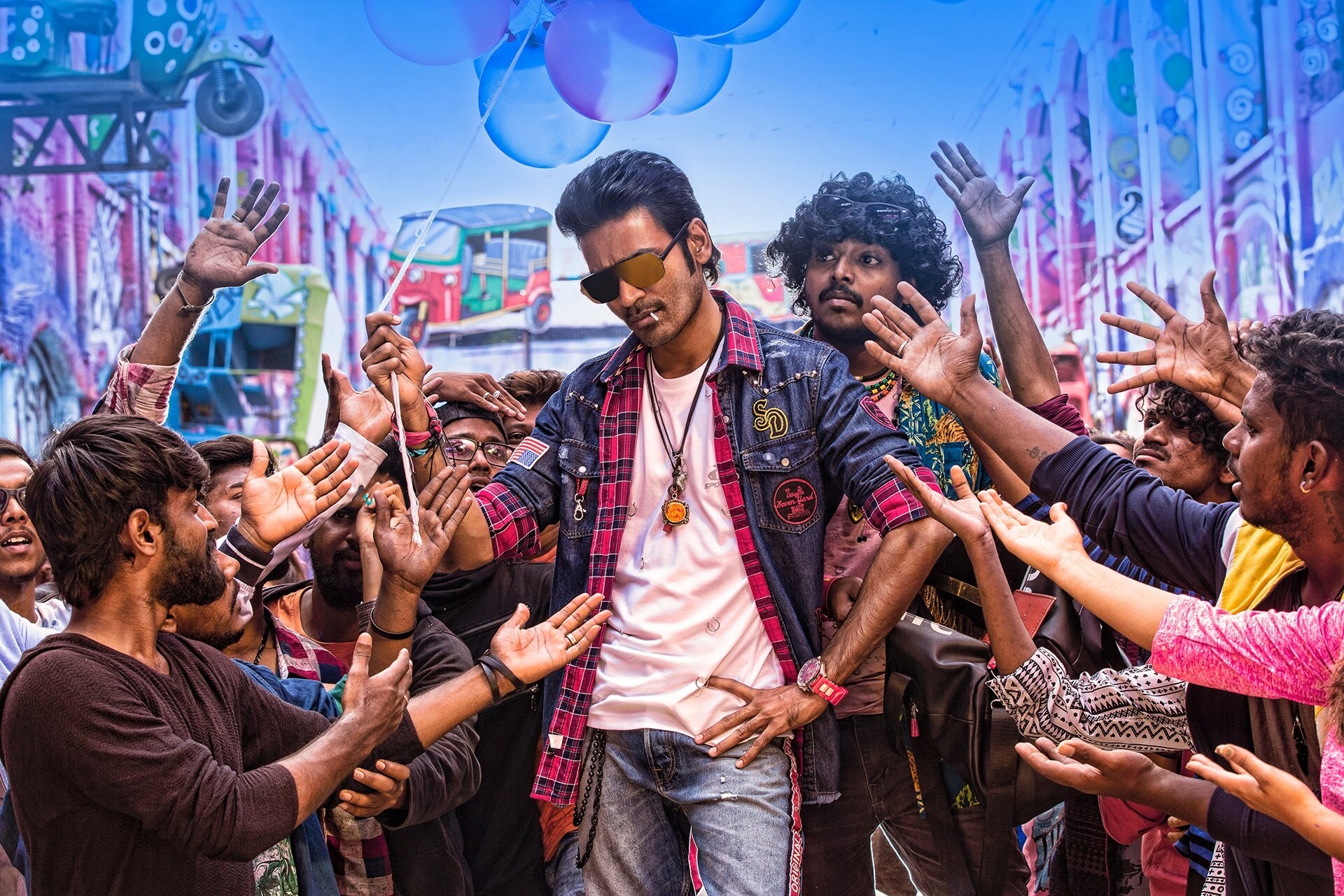 விவேக்-மெர்வின் இசையில் உருவாகியுள்ள இந்த திரைப்படத்தின் பாடல்கள் ரசிகர்கள் மத்தியில் நல்ல வரவேற்பை பெற்றுள்ளது. விவேக்-மெர்வின் இசையில் உருவாகியுள்ள இந்த திரைப்படத்தின் பாடல்கள் ரசிகர்கள் மத்தியில் நல்ல வரவேற்பை பெற்றுள்ளது.