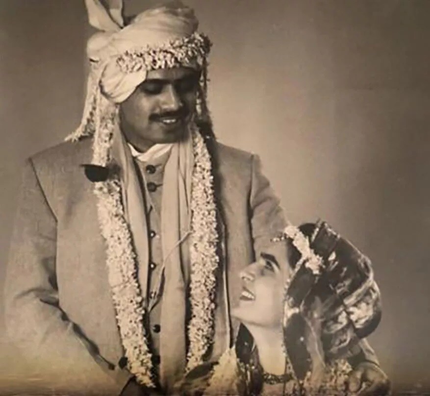 அவர் தனது கணவர் ராபர்ட் வதரா மற்றும் குழந்தைகள் மிராயா மற்றும் ரைஹான் ஆகியோருடன் பிரியங்காவின் மறக்கமுடியாத தருணங்களைக் கொண்ட இரண்டு படத்தொகுப்புகளைப் பகிர்ந்து உள்ளார். அவர் தனது கணவர் ராபர்ட் வதரா மற்றும் குழந்தைகள் மிராயா மற்றும் ரைஹான் ஆகியோருடன் பிரியங்காவின் மறக்கமுடியாத தருணங்களைக் கொண்ட இரண்டு படத்தொகுப்புகளைப் பகிர்ந்து உள்ளார்.