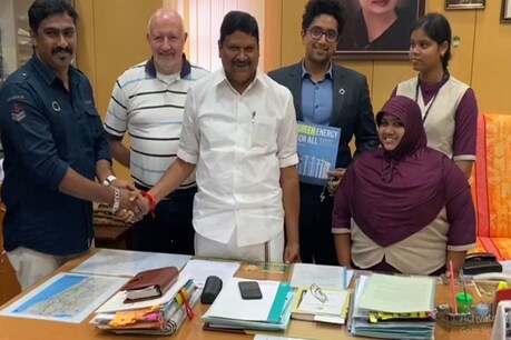 விவசாயத்திற்காக அறந்தாங்கி மாணவிகள் கண்டுபிடித்த செயற்கைக்கோள்..! விவசாயத்திற்காக அறந்தாங்கி மாணவிகள் கண்டுபிடித்த செயற்கைக்கோள்..!