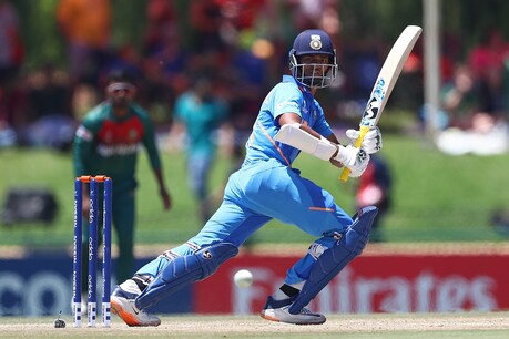 Under19 World Cup : வங்கதேச பந்துவீச்சில் திணறிய இந்திய அணி - 177 ரன்கள் மட்டுமே குவிப்பு Under19 World Cup : வங்கதேச பந்துவீச்சில் திணறிய இந்திய அணி - 177 ரன்கள் மட்டுமே குவிப்பு