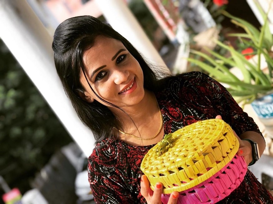 இதுகுறித்து தனது இன்ஸ்டாகிராம் பக்கத்தில் கருத்து பதிவிட்டிருக்கும் மணிமேகலை, “எனக்கு வராத துறை. நடிப்பில் ஒரு சின்ன அறிமுகம்" என்று கூறியுள்ளார். இதுகுறித்து தனது இன்ஸ்டாகிராம் பக்கத்தில் கருத்து பதிவிட்டிருக்கும் மணிமேகலை, “எனக்கு வராத துறை. நடிப்பில் ஒரு சின்ன அறிமுகம்" என்று கூறியுள்ளார்.