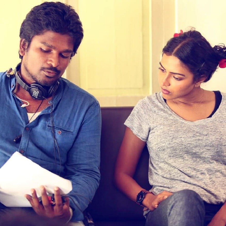 தனது இரண்டாவது படமான ஆடை திரைப்படத்தை அமலாபாலை நாயகியாக வைத்து இயக்கியிருந்தார். இத்திரைப்படம் ரத்னகுமார் யார் என்று அனைவரையும் திரும்பிப் பார்க்க வைத்தது. தனது இரண்டாவது படமான ஆடை திரைப்படத்தை அமலாபாலை நாயகியாக வைத்து இயக்கியிருந்தார். இத்திரைப்படம் ரத்னகுமார் யார் என்று அனைவரையும் திரும்பிப் பார்க்க வைத்தது.
