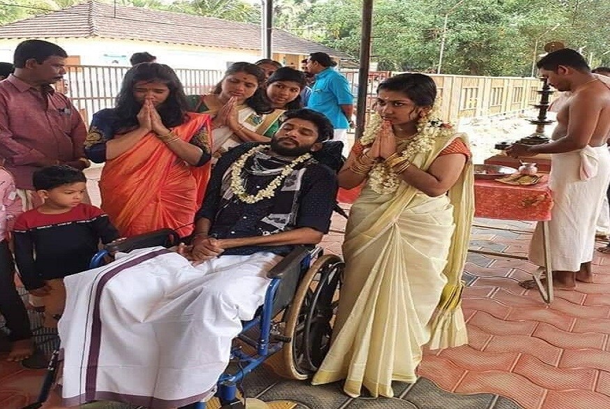 திருச்சூர் மாவட்டம் இரிஞ்சாலக்குடா பகுதியைச் சேர்ந்த இளைஞர் டுட்டுமோன் என்கிற பிரணவ். 27 வயதான பிரணவ், சில வருடங்களுக்கு முன்பாக ஒரு பெரிய விபத்தைச் சந்தித்திருக்கிறார். அந்த ஒரு சம்பவம் அவரை முற்றிலும் முடக்கியது. திருச்சூர் மாவட்டம் இரிஞ்சாலக்குடா பகுதியைச் சேர்ந்த இளைஞர் டுட்டுமோன் என்கிற பிரணவ். 27 வயதான பிரணவ், சில வருடங்களுக்கு முன்பாக ஒரு பெரிய விபத்தைச் சந்தித்திருக்கிறார். அந்த ஒரு சம்பவம் அவரை முற்றிலும் முடக்கியது.