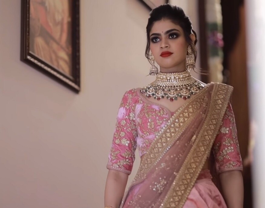 அத்துடன் முகேஷ் அம்பானியின் மகள் இஷாவின் திருமணத்தை புகைப்படம் மற்றும் வீடியோ எடுத்த ஜெயராம் பிள்ளை, திலீப்தான் இந்த திருமணத்தையும் ஒளிப்பதிவு செய்கின்றனர். அத்துடன் முகேஷ் அம்பானியின் மகள் இஷாவின் திருமணத்தை புகைப்படம் மற்றும் வீடியோ எடுத்த ஜெயராம் பிள்ளை, திலீப்தான் இந்த திருமணத்தையும் ஒளிப்பதிவு செய்கின்றனர்.