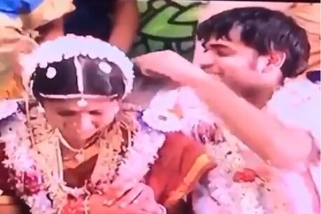 திருமண வீடியோ பதிவிட்ட பிரேம்ஜி - அதிர்ச்சியடைந்த நெட்டிசன்கள்! திருமண வீடியோ பதிவிட்ட பிரேம்ஜி - அதிர்ச்சியடைந்த நெட்டிசன்கள்!