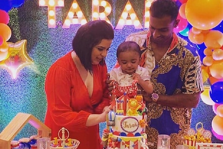 2-வது குழந்தைக்கு வித்தியாசமாக பெயர் சூட்டிய ராதிகா சரத்குமாரின் மகள் 2-வது குழந்தைக்கு வித்தியாசமாக பெயர் சூட்டிய ராதிகா சரத்குமாரின் மகள்