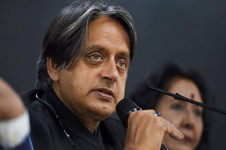 ஒரு நாட்டின் தலைவர் இன்னொரு நாட்டை வெளிப்படையாக மிரட்டுவதை இப்போதுதான் பார்க்கிறேன் - சசி தரூர் அதிருப்தி ஒரு நாட்டின் தலைவர் இன்னொரு நாட்டை வெளிப்படையாக மிரட்டுவதை இப்போதுதான் பார்க்கிறேன் - சசி தரூர் அதிருப்தி