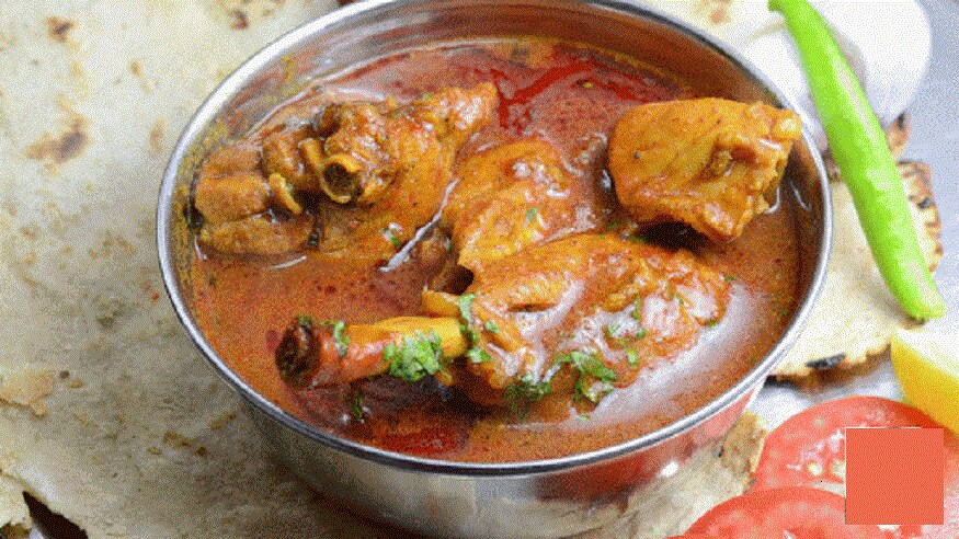 கோழி கறி : சிக்கனை எப்படி சமைத்தாலும் சுவையாக இருக்கும். அதற்காக மறுநாளும் சாப்பிட நினைத்து ஃபிரிஜ்ஜில் வைத்து மறுநாள் சூடுபடுத்தி சாப்பிட்டால் நிச்சயம் அது சிக்கன் அல்ல விஷம். அதில் புரோட்டின் சத்து நிறைந்துள்ளதால் முட்டையைப் போல் அதுவும் விஷமாக மாறும் அதேபோல் ஜீரண சக்தியையும் குறைத்துவிடும். அதேபோல் சிக்கனை அதிகளவிலான தீயில் சமைப்பதும் தவறு. கோழி கறி : சிக்கனை எப்படி சமைத்தாலும் சுவையாக இருக்கும். அதற்காக மறுநாளும் சாப்பிட நினைத்து ஃபிரிஜ்ஜில் வைத்து மறுநாள் சூடுபடுத்தி சாப்பிட்டால் நிச்சயம் அது சிக்கன் அல்ல விஷம். அதில் புரோட்டின் சத்து நிறைந்துள்ளதால் முட்டையைப் போல் அதுவும் விஷமாக மாறும் அதேபோல் ஜீரண சக்தியையும் குறைத்துவிடும். அதேபோல் சிக்கனை அதிகளவிலான தீயில் சமைப்பதும் தவறு.