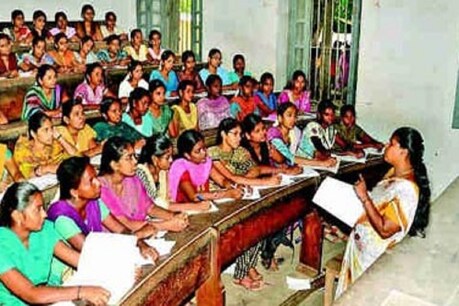 தமிழகத்தில் விதிகளை பின்பற்றாமல் செயல்படும் 71 பி.எட் கல்லூரிகளின் அங்கீகாரம் ரத்து தமிழகத்தில் விதிகளை பின்பற்றாமல் செயல்படும் 71 பி.எட் கல்லூரிகளின் அங்கீகாரம் ரத்து