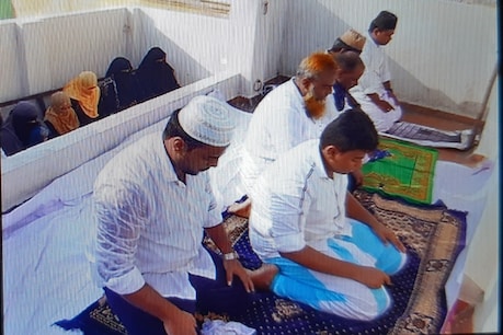 Ramadan | வீட்டு மொட்டை மாடியிலேயே ரம்ஜான் சிறப்பு தொழுகை Ramadan | வீட்டு மொட்டை மாடியிலேயே ரம்ஜான் சிறப்பு தொழுகை