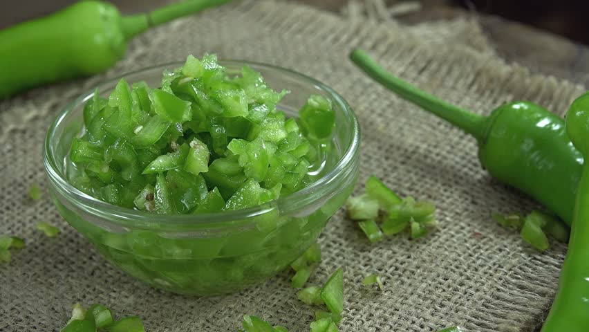 பச்சை மிளகாய் ஆண்டி ஆக்ஸிடண்ட் நிறைந்தது. அதோடு உடலின் புற்றுநோய் செல்களை ஆரம்பத்திலேயே அழிக்கும் வல்லமை பச்சை மிளகாய்க்கு உண்டு. பச்சை மிளகாய் ஆண்டி ஆக்ஸிடண்ட் நிறைந்தது. அதோடு உடலின் புற்றுநோய் செல்களை ஆரம்பத்திலேயே அழிக்கும் வல்லமை பச்சை மிளகாய்க்கு உண்டு.