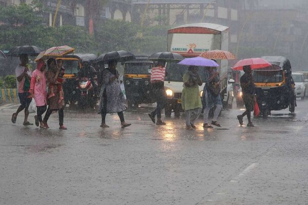 கோவை, நீலகிரி, திண்டுக்கல், தேனியில் கனமழை பெய்யும்: வானிலை மையம்