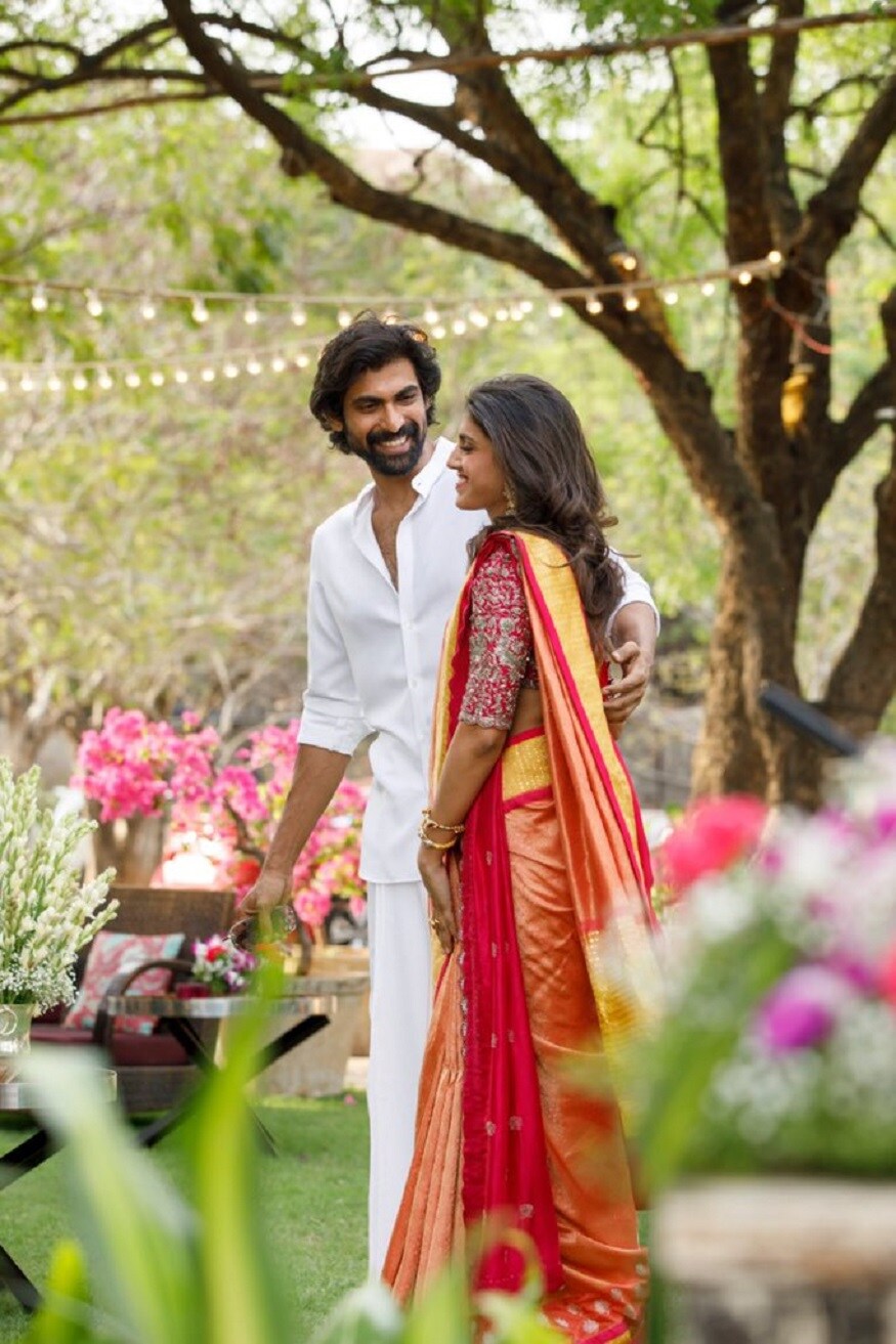இந்நிலையில் தற்போது இருவருக்கும் நிச்சயார்த்தம் நடந்திருப்பதாக புகைப்படத்துடன் ட்வீட் செய்து இன்ப அதிர்ச்சி கொடுத்திருக்கிறார். இந்நிலையில் தற்போது இருவருக்கும் நிச்சயார்த்தம் நடந்திருப்பதாக புகைப்படத்துடன் ட்வீட் செய்து இன்ப அதிர்ச்சி கொடுத்திருக்கிறார்.
