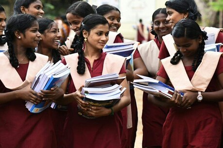 School Reopen Postponed | தமிழகத்தில் பள்ளிகள் திறப்பு ஒத்திவைப்பு -  முதுநிலை இறுதி ஆண்டு வகுப்புகளுக்கு மட்டும் டிசம்பர் 2ல் கல்லூரி திறப்பு–  News18 Tamil