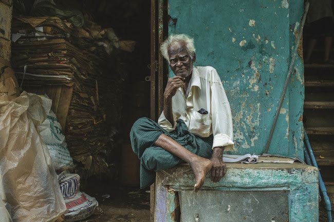 உண்மையாக உழைத்து சொந்த காலில் நிற்கும் பொழுது தான் புரிகிறது. இத்தனை நாள் தன் தோளில் சுமப்பதற்கு எவ்வளவு வலிகளை கடந்திருப்பார் என்று உண்மையாக உழைத்து சொந்த காலில் நிற்கும் பொழுது தான் புரிகிறது. இத்தனை நாள் தன் தோளில் சுமப்பதற்கு எவ்வளவு வலிகளை கடந்திருப்பார் என்று