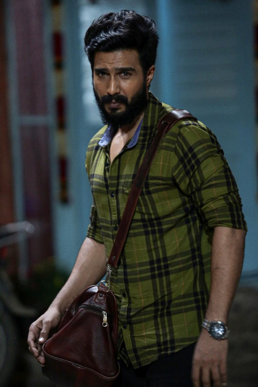 ஏற்கெனவே இந்தப் படத்தின் ஃபர்ஸ்ட் லுக் போஸ்டர் வெளியாகி இருந்த நிலையில் தற்போது படத்தின் புதிய போட்டோக்களை படக்குழு வெளியிட்டுள்ளது. ஏற்கெனவே இந்தப் படத்தின் ஃபர்ஸ்ட் லுக் போஸ்டர் வெளியாகி இருந்த நிலையில் தற்போது படத்தின் புதிய போட்டோக்களை படக்குழு வெளியிட்டுள்ளது.