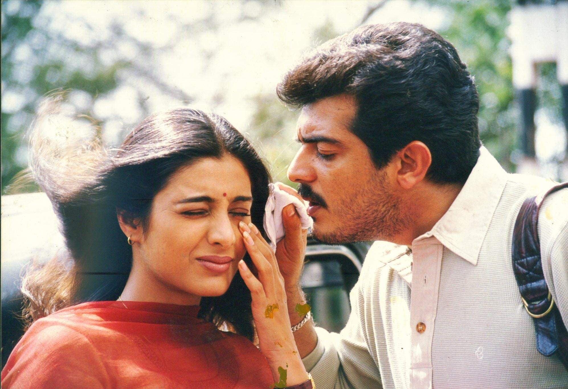 கண்டுகொண்டேன் கண்டுகொண்டேன் - 2000 ஆம் ஆண்டில் வெளிவந்த திரைப்படம். பிரபல மலையாளத் திரைப்பட நடிகரான மம்முட்டி, அஜித், ஐஸ்வர்யா ராய், தபு, அப்பாஸ் போன்ற பலரது நடிப்பிலும் வெளிவந்த இத்திரைப்படத்தினை ராஜிவ் மேனன் இயக்கியுள்ளார். கண்டுகொண்டேன் கண்டுகொண்டேன் - 2000 ஆம் ஆண்டில் வெளிவந்த திரைப்படம். பிரபல மலையாளத் திரைப்பட நடிகரான மம்முட்டி, அஜித், ஐஸ்வர்யா ராய், தபு, அப்பாஸ் போன்ற பலரது நடிப்பிலும் வெளிவந்த இத்திரைப்படத்தினை ராஜிவ் மேனன் இயக்கியுள்ளார்.