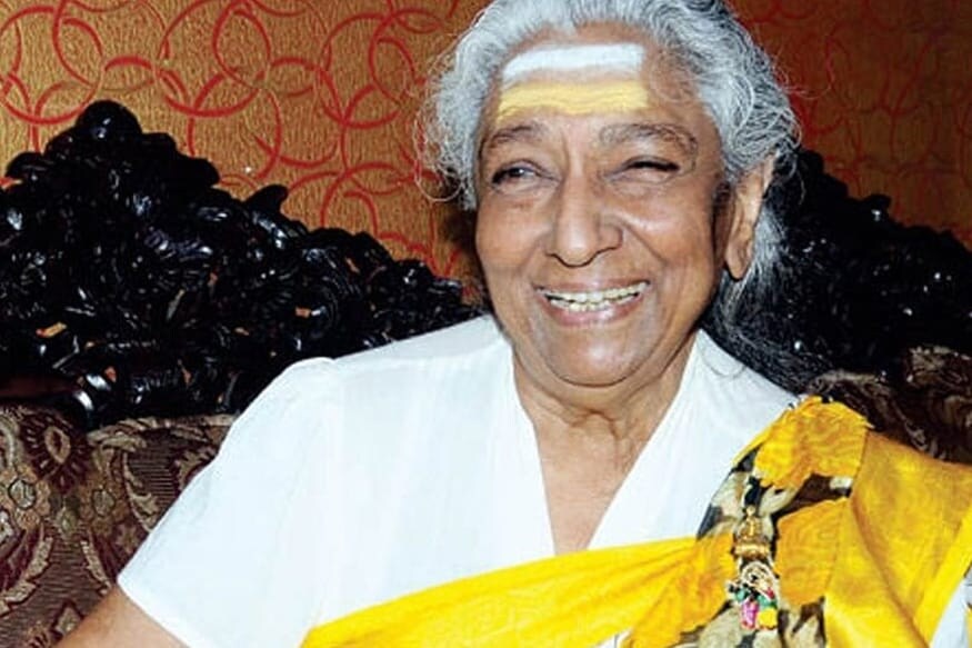 82 வயதை கடந்துவிட்ட ஜானகி உடல் நலக்குறைவு காரணமாக ஹைதராபாத்தில் உள்ள மருத்துவமனையில் அனுமதிக்கப்பட்ட நிலையில், ஏற்கனவே பலமுறை வெளிவந்தது போலவே ஜானகி காலமானதாக வதந்திகள் பரவத் தொடங்கியது. 82 வயதை கடந்துவிட்ட ஜானகி உடல் நலக்குறைவு காரணமாக ஹைதராபாத்தில் உள்ள மருத்துவமனையில் அனுமதிக்கப்பட்ட நிலையில், ஏற்கனவே பலமுறை வெளிவந்தது போலவே ஜானகி காலமானதாக வதந்திகள் பரவத் தொடங்கியது.