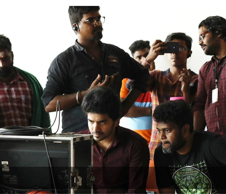லிஃப்ட் படத்தின் போஸ்ட் புரொடக்ஷன் பணிகள் நடைபெற்று வரும் நிலையில், படப்பிடிப்பின் போது எடுக்கப்பட்ட புகைப்படங்களை கவினின் பிறந்தநாளை முன்னிட்டு படக்குழு வெளியிட்டுள்ளது. லிஃப்ட் படத்தின் போஸ்ட் புரொடக்ஷன் பணிகள் நடைபெற்று வரும் நிலையில், படப்பிடிப்பின் போது எடுக்கப்பட்ட புகைப்படங்களை கவினின் பிறந்தநாளை முன்னிட்டு படக்குழு வெளியிட்டுள்ளது.