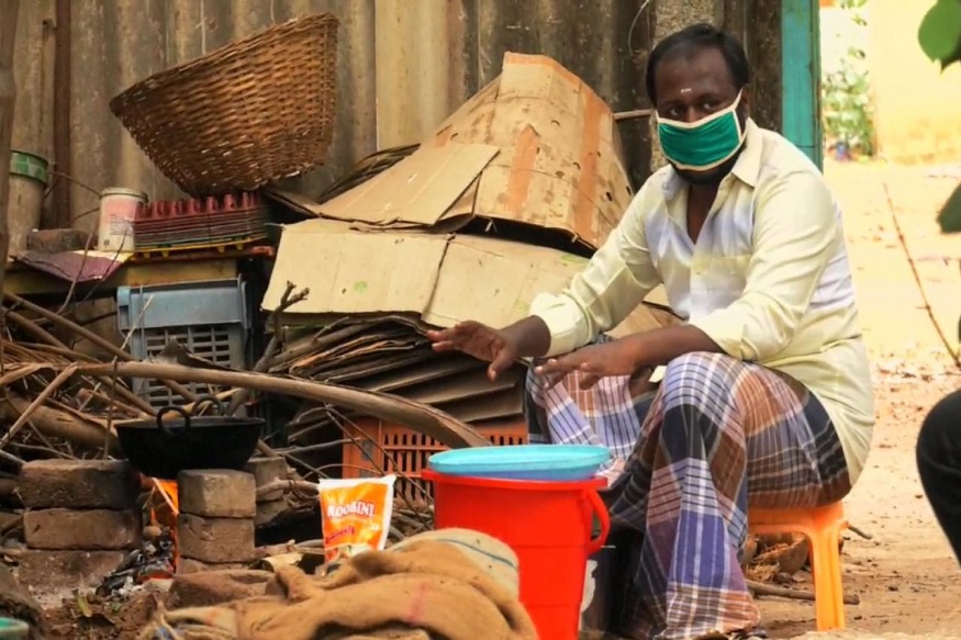 முறுக்கு சுடும் கல்லூரி விரிவுரையாளர்