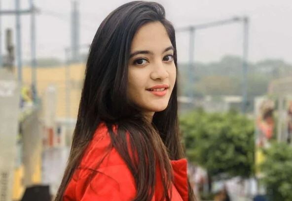 டிக்டாக்கில் மிகப் பிரபலமாக இருந்த சியா கக்கார் என்கிற 16 வயது இளம்பெண், புதுடெல்லியில் அவரது வீட்டில் தற்கொலை செய்து கொண்டார் டிக்டாக்கில் மிகப் பிரபலமாக இருந்த சியா கக்கார் என்கிற 16 வயது இளம்பெண், புதுடெல்லியில் அவரது வீட்டில் தற்கொலை செய்து கொண்டார்