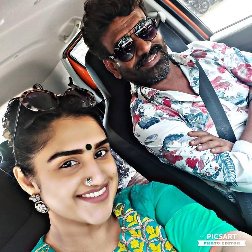 இதனிடையே தற்போது வனிதா பீட்டர் பாலின் பிறந்த நாளைக் கொண்டாடிய புகைப்படத்தை தனது இன்ஸ்டாகிராம் பக்கத்தில் பதிவிட்டுள்ளார். இதனிடையே தற்போது வனிதா பீட்டர் பாலின் பிறந்த நாளைக் கொண்டாடிய புகைப்படத்தை தனது இன்ஸ்டாகிராம் பக்கத்தில் பதிவிட்டுள்ளார்.