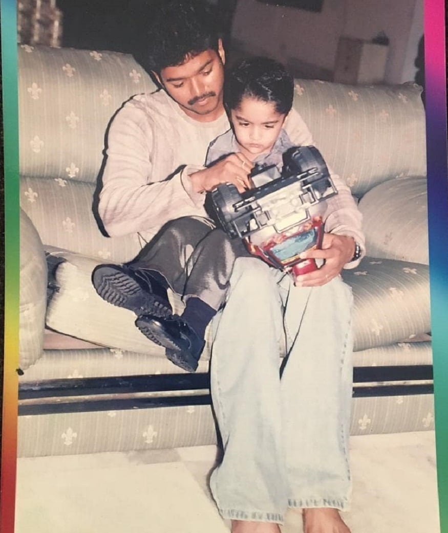 விஜய் ஸ்ரீகரியைப் பிரிந்து வாழ்வதாக வனிதா விஜயகுமார் பிக்பாஸ் நிகழ்ச்சியில் கண்ணீருடன் தெரிவித்திருந்தார். விஜய் ஸ்ரீகரியைப் பிரிந்து வாழ்வதாக வனிதா விஜயகுமார் பிக்பாஸ் நிகழ்ச்சியில் கண்ணீருடன் தெரிவித்திருந்தார்.