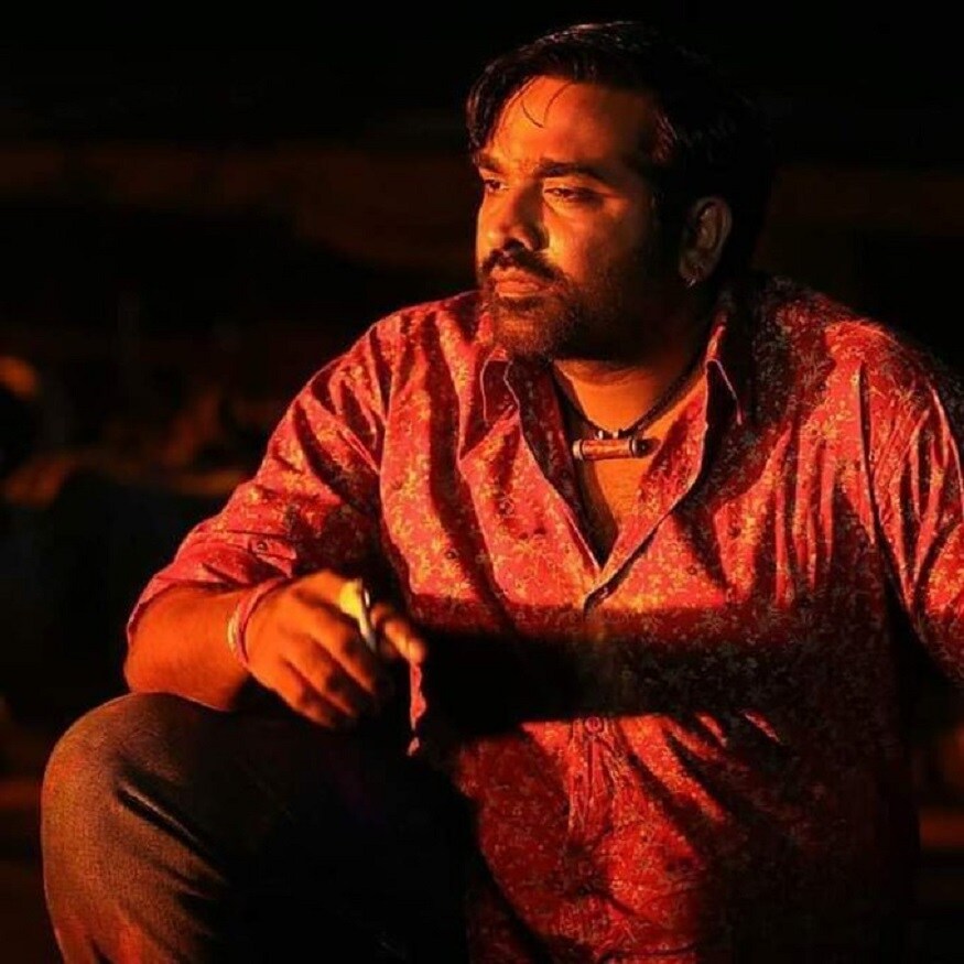 வழக்கமான படங்களைத் தாண்டி நல்ல கதையம்சங்களைக் கொண்ட படங்கள் மீது அதிகம் கவனம் செலுத்துபவர் விஜய் சேதுபதி. வழக்கமான படங்களைத் தாண்டி நல்ல கதையம்சங்களைக் கொண்ட படங்கள் மீது அதிகம் கவனம் செலுத்துபவர் விஜய் சேதுபதி.