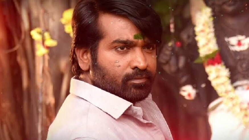 ரஜினிகாந்துடன் பேட்ட படத்தில் நடித்திருந்த விஜய்சேதுபதி, மாஸ்டர் படத்தில் பவானி என்ற கதாபாத்திரத்தில் வில்லனாகவும் நடித்துள்ளார். ரஜினிகாந்துடன் பேட்ட படத்தில் நடித்திருந்த விஜய்சேதுபதி, மாஸ்டர் படத்தில் பவானி என்ற கதாபாத்திரத்தில் வில்லனாகவும் நடித்துள்ளார்.