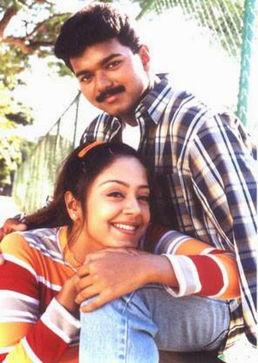 குஷி (2000) ஆம் ஆண்டு இயக்குனர் எஸ் ஜே சூர்யா இயக்கத்தில் விஜய் ஜோதிகா நடித்த காதல் திரைப்படம். குஷி (2000) ஆம் ஆண்டு இயக்குனர் எஸ் ஜே சூர்யா இயக்கத்தில் விஜய் ஜோதிகா நடித்த காதல் திரைப்படம்.