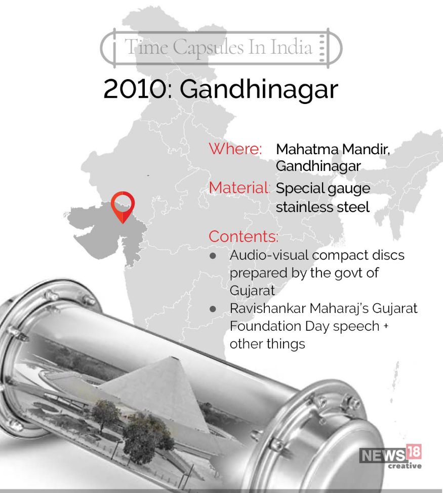 குஜராத் மாநிலம் காந்திநகரில் 2010-ல் டைம் கேப்சூல் ஒன்று புதைக்கப்பட்டது. துருபிடிக்காத இரும்பு கொண்டு அமைக்கப்பட்ட இதில், குஜராத் அரசு தயாரித்த ஆடியோ -வீடியோ தகவல்கள் உள்ளன. குஜராத் மாநிலம் காந்திநகரில் 2010-ல் டைம் கேப்சூல் ஒன்று புதைக்கப்பட்டது. துருபிடிக்காத இரும்பு கொண்டு அமைக்கப்பட்ட இதில், குஜராத் அரசு தயாரித்த ஆடியோ -வீடியோ தகவல்கள் உள்ளன.
