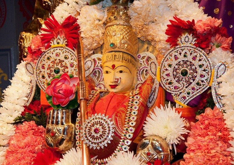 நீலகிரி குன்னூரில் உள்ள தந்திமாரியம்மனை வணங்கினால் தண்ணீர் பஞ்சம் இருந்தால் பெருமழைப் பொழிந்து பஞ்சம் தீரும் என்பது ஐதீகம். நீலகிரி குன்னூரில் உள்ள தந்திமாரியம்மனை வணங்கினால் தண்ணீர் பஞ்சம் இருந்தால் பெருமழைப் பொழிந்து பஞ்சம் தீரும் என்பது ஐதீகம்.