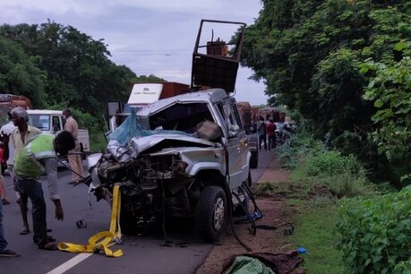 திண்டிவனம் அருகே கார் கவிழ்ந்து விபத்து... குழந்தை உள்பட ஒரே குடும்பத்தை சேர்ந்த 6 பேர் உயிரிழப்பு திண்டிவனம் அருகே கார் கவிழ்ந்து விபத்து... குழந்தை உள்பட ஒரே குடும்பத்தை சேர்ந்த 6 பேர் உயிரிழப்பு