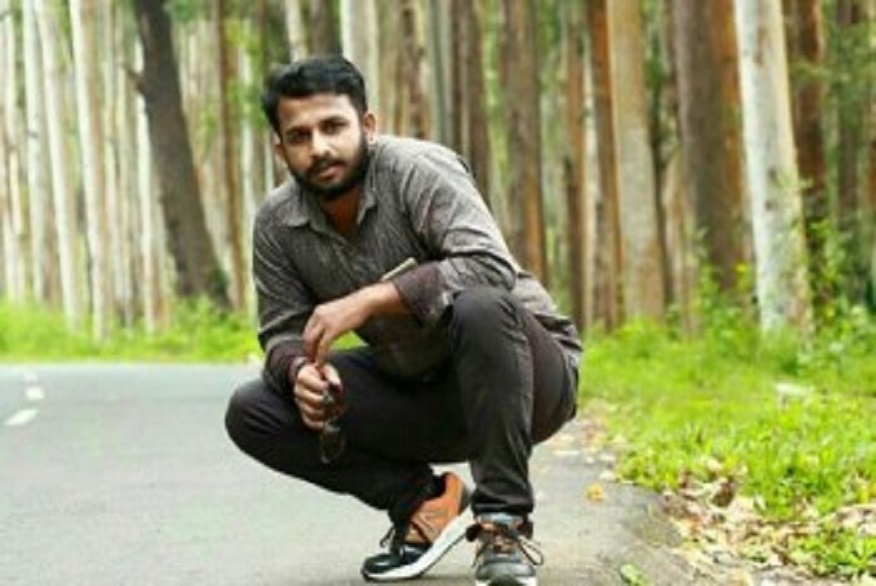  2010-ஆம் ஆண்டு, ஐடிஐ மாணவனாக இருந்தபோது ரயில் தண்டவாளம் பழுதடைந்துள்ளதைப் பார்த்த அவர், கையிலிருந்த சிகப்பு பையை தூக்கிப் பிடித்தபடி அரைமணி நேரம் ஓடியிருக்கிறார். ஆபத்தைப் புரிந்து கொண்டு ரயில் ஓட்டுநர் ரயிலை நிறுத்தியதால் நூற்றுக்கணக்கான உயிர்களைக் காப்பாற்ற முடிந்தது.