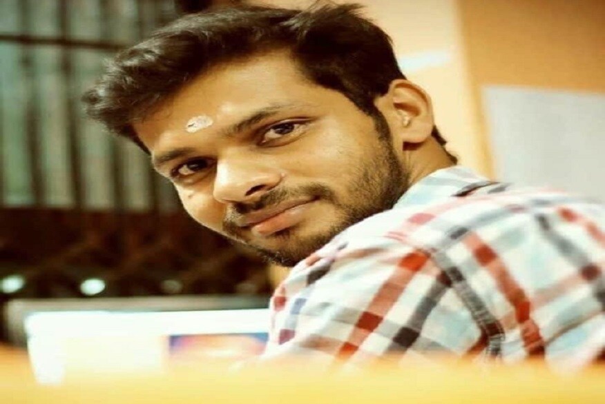 டிரைவராக பணிபுரிந்துவந்த அனுஜித். லாக்டெளன் காரணமாக கொட்டாரக்கரையில் உள்ள ஒரு சூப்பர் மார்க்கெட்டில் சேல்ஸ்மேனாக பணி செய்து வந்திருக்கிறார். இந்த மாதம் 14-ஆம் தேதி பைக்கில் சென்றபோது, எதிர்பாராமல் ஏற்பட்ட விபத்தால் மருத்துவமனையில் அனுமதிக்கப்பட்ட அனுஜித் மூளைச்சாவு அடைந்துவிட்டதாக மருத்துவர்கள் தெரிவித்திருக்கிறார்கள். டிரைவராக பணிபுரிந்துவந்த அனுஜித். லாக்டெளன் காரணமாக கொட்டாரக்கரையில் உள்ள ஒரு சூப்பர் மார்க்கெட்டில் சேல்ஸ்மேனாக பணி செய்து வந்திருக்கிறார். இந்த மாதம் 14-ஆம் தேதி பைக்கில் சென்றபோது, எதிர்பாராமல் ஏற்பட்ட விபத்தால் மருத்துவமனையில் அனுமதிக்கப்பட்ட அனுஜித் மூளைச்சாவு அடைந்துவிட்டதாக மருத்துவர்கள் தெரிவித்திருக்கிறார்கள்.