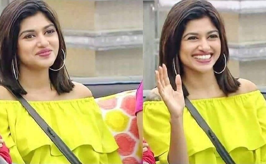 அதன்பின் சில படங்களில் நடித்த ஓவியா, பிக் பாஸ் நிகழ்ச்சியில் பங்கேற்றதன் மூலம் மக்களின் மனதில் நீங்கா இடம் பிடித்தார். அதன்பின் சில படங்களில் நடித்த ஓவியா, பிக் பாஸ் நிகழ்ச்சியில் பங்கேற்றதன் மூலம் மக்களின் மனதில் நீங்கா இடம் பிடித்தார்.