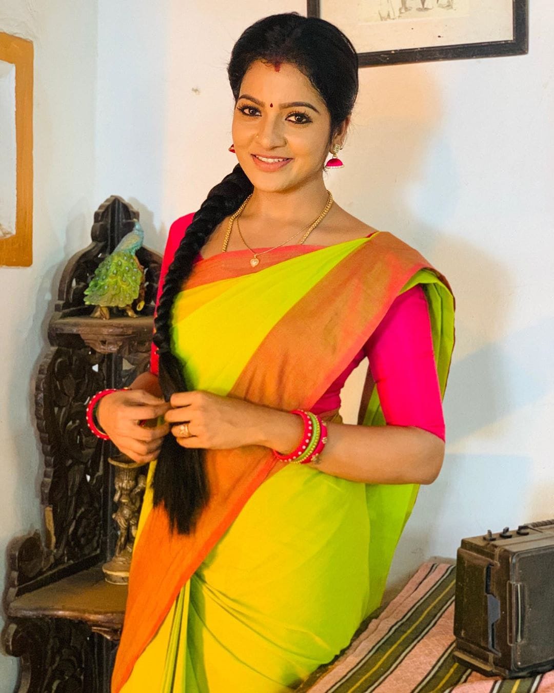 ஃபேஷன் சார்ந்து மட்டுமல்லாமல் சிலர் பருத்தி ஆடைகளை அணிவதன் மூலம் நெசவுத் தொழிலுக்குக் கிடைக்கும் அங்கீரமாகவும், நெசவுத் தொழிளாளர்களுக்கான பொருளாதார உதவியாகவும் கருதுகின்றனர். ஃபேஷன் சார்ந்து மட்டுமல்லாமல் சிலர் பருத்தி ஆடைகளை அணிவதன் மூலம் நெசவுத் தொழிலுக்குக் கிடைக்கும் அங்கீரமாகவும், நெசவுத் தொழிளாளர்களுக்கான பொருளாதார உதவியாகவும் கருதுகின்றனர்.