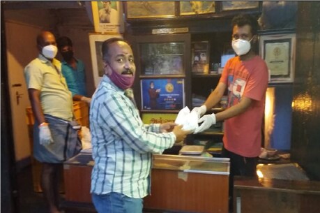 உரிமையாளர் மரணத்திற்குப் பிறகு திறக்கப்பட்ட நெல்லை இருட்டுக்கடை - பொறுப்பை கையில் எடுத்த நான்காம் தலைமுறை உரிமையாளர் மரணத்திற்குப் பிறகு திறக்கப்பட்ட நெல்லை இருட்டுக்கடை - பொறுப்பை கையில் எடுத்த நான்காம் தலைமுறை