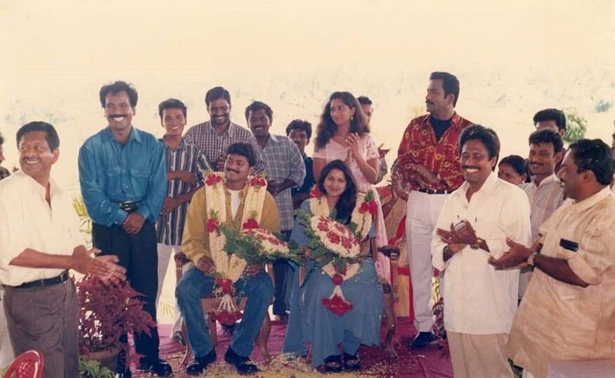 1999-ம் ஆண்டு ஆகஸ்ட் மாதம் 25-ம் தேதி விஜய் - சங்கீதா தம்பதிக்கு திருமணம் நடைபெற்றது. இவர்களுக்கு ஜேசன் சஞ்சய் என்ற மகனும் திவ்யா சாஷா என்ற மகளும் உள்ளனர். 1999-ம் ஆண்டு ஆகஸ்ட் மாதம் 25-ம் தேதி விஜய் - சங்கீதா தம்பதிக்கு திருமணம் நடைபெற்றது. இவர்களுக்கு ஜேசன் சஞ்சய் என்ற மகனும் திவ்யா சாஷா என்ற மகளும் உள்ளனர்.