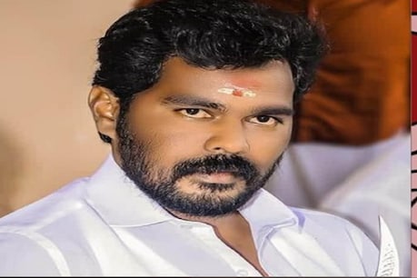 ஊராட்சிமன்ற தலைவர் படுகொலை: 11 பேர் போலீசில் சரண் - பதற்றத்தில் கடலூர்.. ஊராட்சிமன்ற தலைவர் படுகொலை: 11 பேர் போலீசில் சரண் - பதற்றத்தில் கடலூர்..