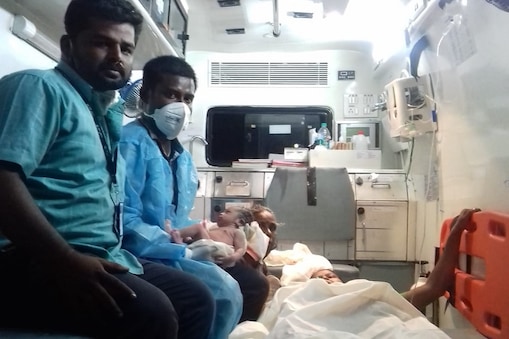 ஆம்புலன்சில் நடந்த பிரசவம்