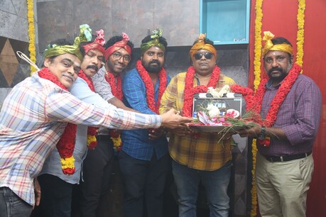 மிஷ்கின் தயாரிக்கும் பிதா... ஹீரோவாக நடிக்கும் பிரபல தயாரிப்பாளர் மிஷ்கின் தயாரிக்கும் பிதா... ஹீரோவாக நடிக்கும் பிரபல தயாரிப்பாளர்