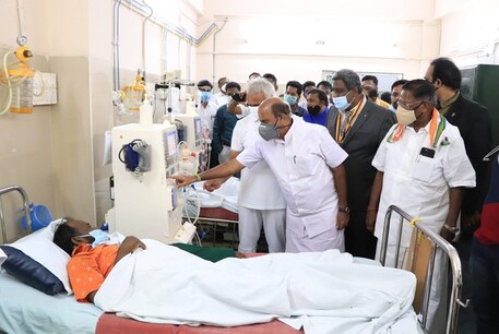 புதுச்சேரி அரசு மருத்துவமனைக்கு ஹீமோடயாலிசிஸ் இயந்திரம் நன்கொடை.. புதுச்சேரி அரசு மருத்துவமனைக்கு ஹீமோடயாலிசிஸ் இயந்திரம் நன்கொடை..
