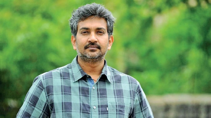 இந்தநிலையில், இன்று தெலுங்கு பட பிரம்மாண்ட இயக்குநர் எஸ்.எஸ்.ராஜமௌலியும் அவரது குடும்பத்தினரும் கொரோனாவால் பாதிக்கப்பட்டுள்ளனர். இந்தநிலையில், இன்று தெலுங்கு பட பிரம்மாண்ட இயக்குநர் எஸ்.எஸ்.ராஜமௌலியும் அவரது குடும்பத்தினரும் கொரோனாவால் பாதிக்கப்பட்டுள்ளனர்.